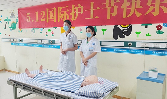 [成都癲癇病醫院]同場競技展風采！護士節，我院成功舉辦心肺復蘇技能大賽