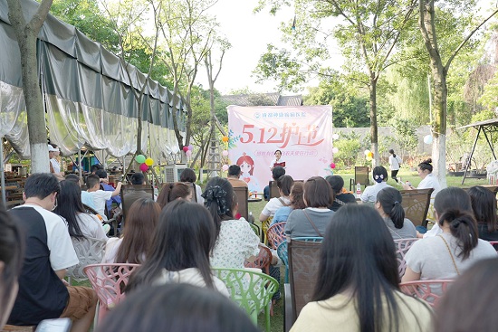 【感恩有你，白衣天使在行動(dòng)】昨日，成都神康癲癇醫(yī)院開展國(guó)際護(hù)士節(jié)戶外團(tuán)建