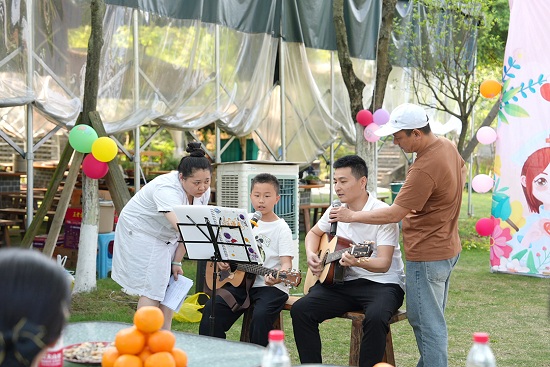 【感恩有你，白衣天使在行動(dòng)】昨日，成都神康癲癇醫(yī)院開展國(guó)際護(hù)士節(jié)戶外團(tuán)建